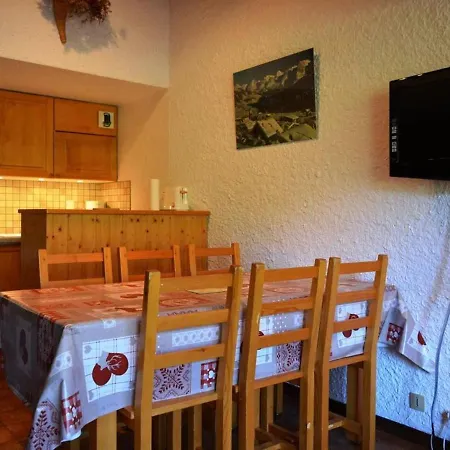 3 Pieces/6 Pers Avec Cheminee Et Parking Couvert - Fr-1-241-229 Apartment *